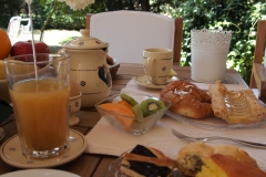 il casale la colazione sotto al portico